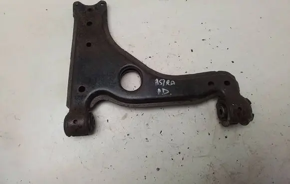 Opel Astra G Front lower control arm/wishbone 90498738