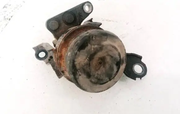 Toyota Avensis Verso Engine mount bracket