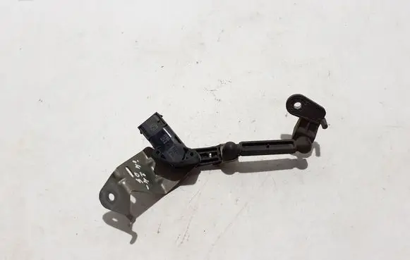 BMW 4 G22 G23 G24 G26 Rear air suspension level height sensor 6895650