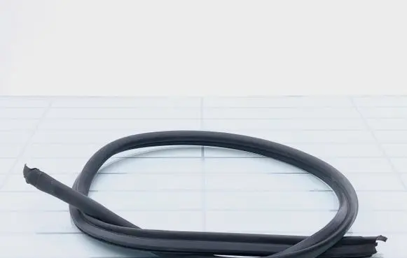 BMW 7 E65 E66 Engine compartment rubber 