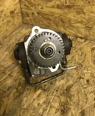 Subaru Forester SG Fuel injection high pressure pump