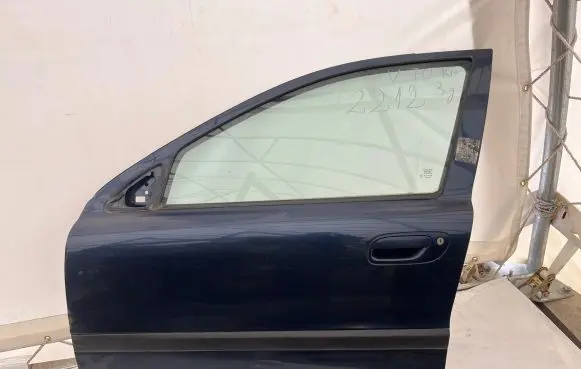 Volvo V70 Front door