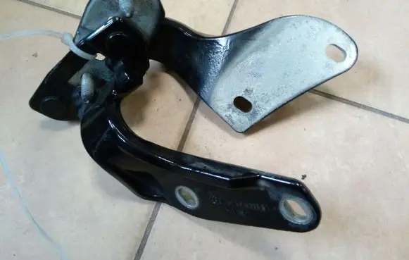 Mercedes-Benz ML W164 Tailgate/trunk/boot hinge 1647400137 NE58729