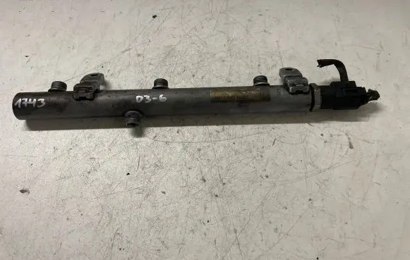 Mercedes-Benz ML W164 Fuel main line pipe A6420700695 0281002504