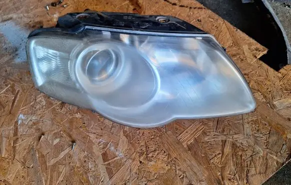 Volkswagen PASSAT B6 Headlight/headlamp