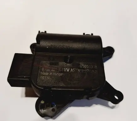 Volkswagen Jetta VI Air flap motor/actuator