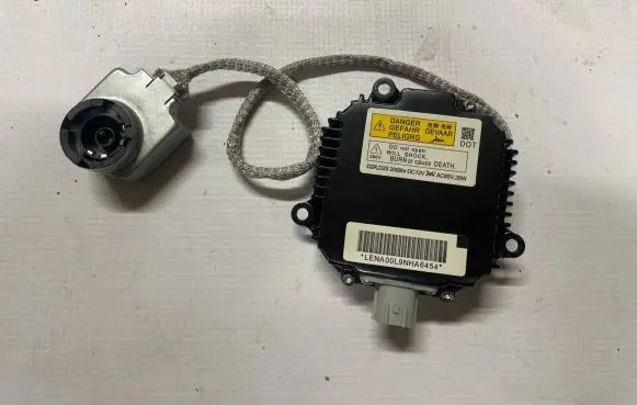 Nissan Navara D40 Headlight ballast module Xenon LENA00L9NHA6454