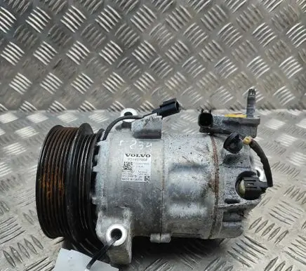 Volvo V60 Air conditioning (A/C) compressor (pump) 31497908