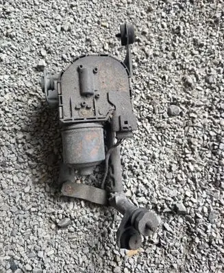 Renault Megane I Front wiper linkage and motor 1P0955024A