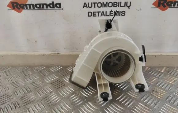 Toyota RAV 4 (XA40) Hybrid/electric vehicle battery fan G923048080 1173006461
