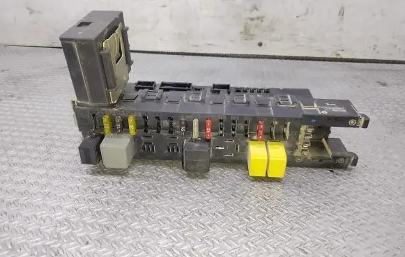 Mercedes-Benz C W203 Fuse module 2095450101 5DK00848610