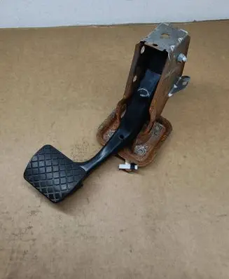 Volkswagen PASSAT B7 USA Brake pedal 1K1721117H 1K1723143F