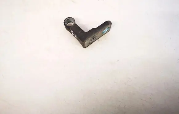 Volkswagen Polo IV 9N3 Front door upper hinge 6q0831402b