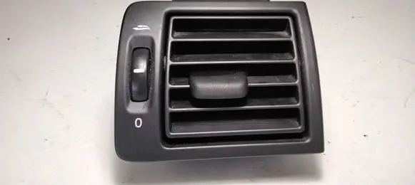 Volvo V50 Dashboard side air vent grill/cover trim 30715099 Y01103 06110662