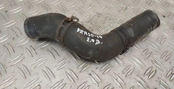Engine coolant pipe/hose