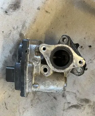 Nissan Qashqai EGR valve H8201143495 HU1501000211 147104647R