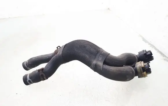 Opel Zafira B Engine coolant pipe/hose 13170118