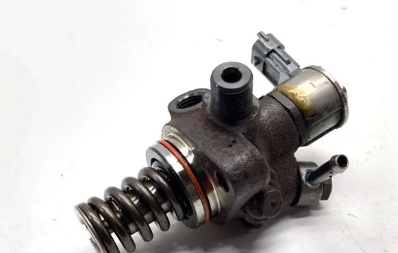 Opel Insignia B Fuel injection high pressure pump 55513149