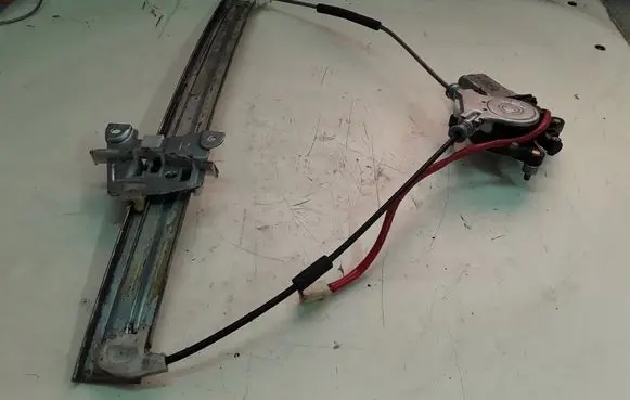 Ford Maverick Front door window regulator with motor