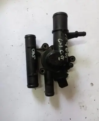 Renault Laguna II Thermostat housing 8200074346