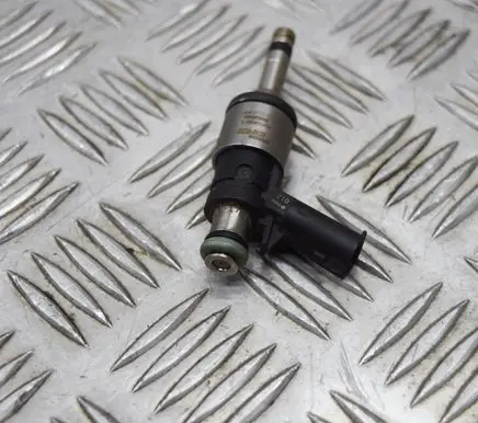 Hyundai i30 Fuel injector 353102B360 9041080013