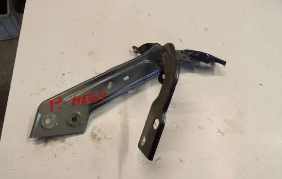 Renault Megane IV Fender mounting bracket