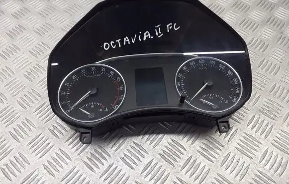 Skoda Octavia Mk2 (1Z) Speedometer (instrument cluster) 1Z0920843D