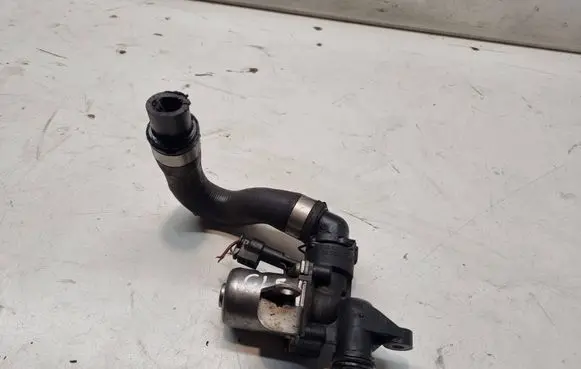 Mercedes-Benz CLS C219 Coolant heater control valve A2722000031