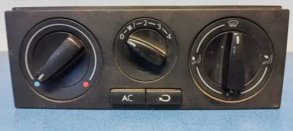 Volkswagen Polo Climate control unit 1J0820045F