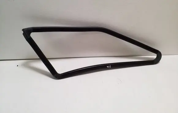 Iveco Daily 6th gen Rubber seal front door window/glass 