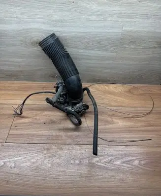 Skoda Octavia Mk2 (1Z) Air intake hose/pipe 1J0129684