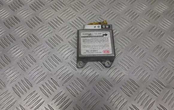 KIA Carens I Airbag control unit/module 0K2C2677F0A