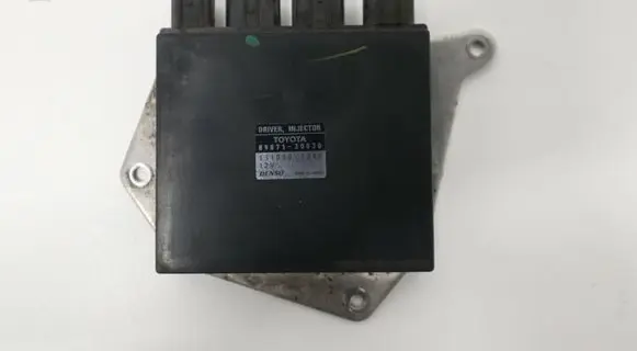 Lexus GS 300 350 430 450H Fuel injection control unit/module 8987130030