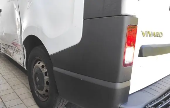 Opel Vivaro Rear bumper corner part panel trim 850170388R