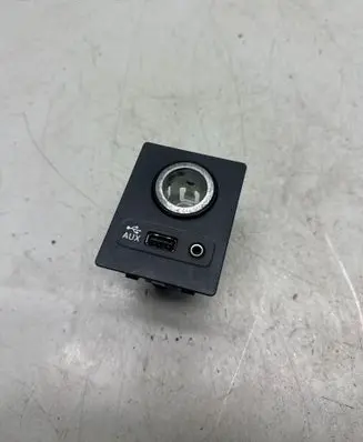 Skoda Superb B6 (3T) USB socket connector 5Q0035726C 316063466108
