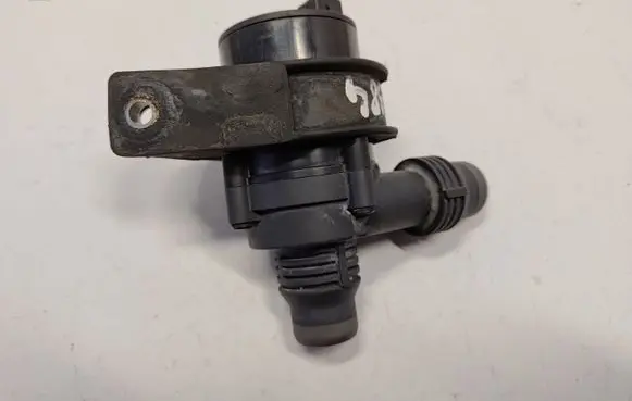 BMW X5 E70 Water pump 64116951549 64119197085 64116978627