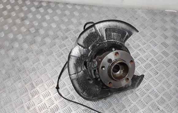 BMW X5 F15 Rear wheel hub 6877217