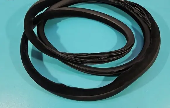 Volvo V70 Front door rubber seal S1XMA IMPRK1585942