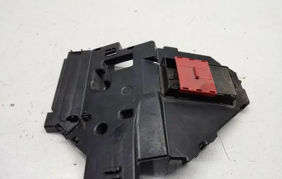 Mercedes-Benz E W213 Fuse box cover DBPD925