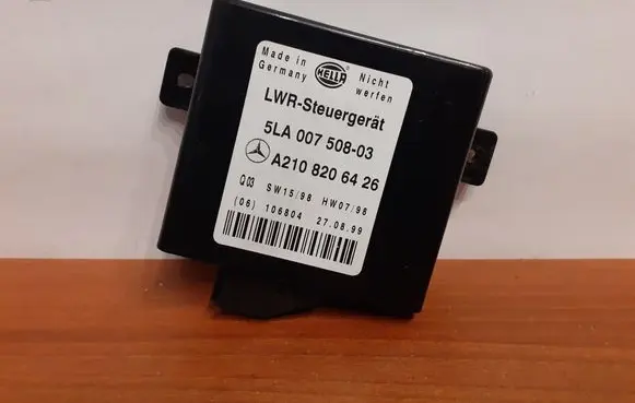 Mercedes-Benz CLK A208 C208 Light module LCM A2108206426 10200