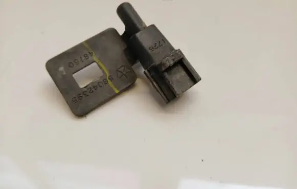 Jeep Grand Cherokee (WK) Outside/exterior temperature sensor 56042395 48750