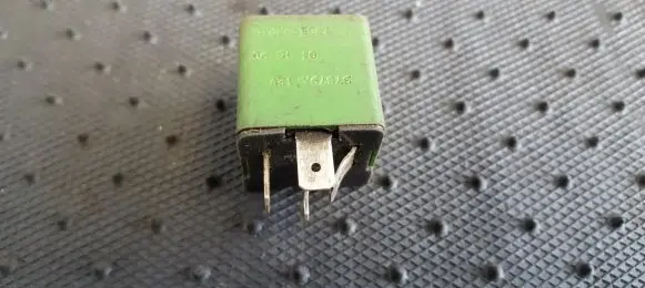 Peugeot 106 Other relay 7905522210 37879A12V