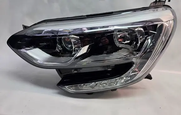 Renault Megane IV Headlight/headlamp 260603157R