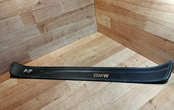 Front sill trim cover