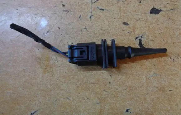 BMW 3 E90 E91 Outside/exterior temperature sensor 