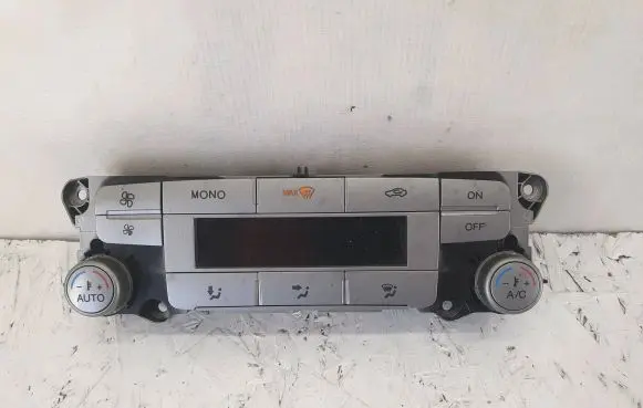 Ford Mondeo MK IV Climate control unit 7S7T18C612AF W8GC09828