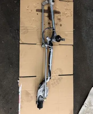 Honda CR-V Front wiper linkage and motor WM07C C008