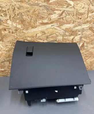 Peugeot 508 II Glove box