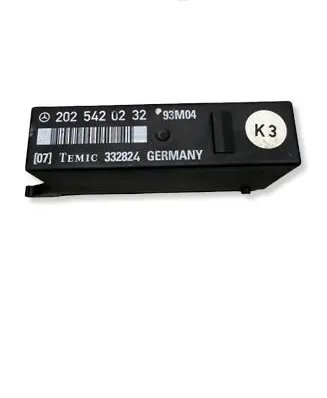 Mercedes-Benz C W202 Other control units/modules 2025420232 93M04 332824