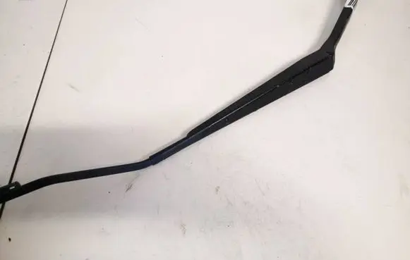 Toyota RAV 4 (XA20) Front wiper blade arm